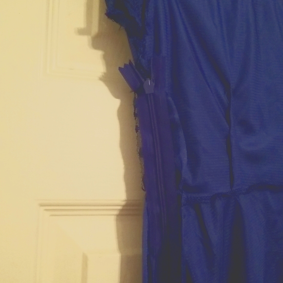 Dress - Picture 5 of 5